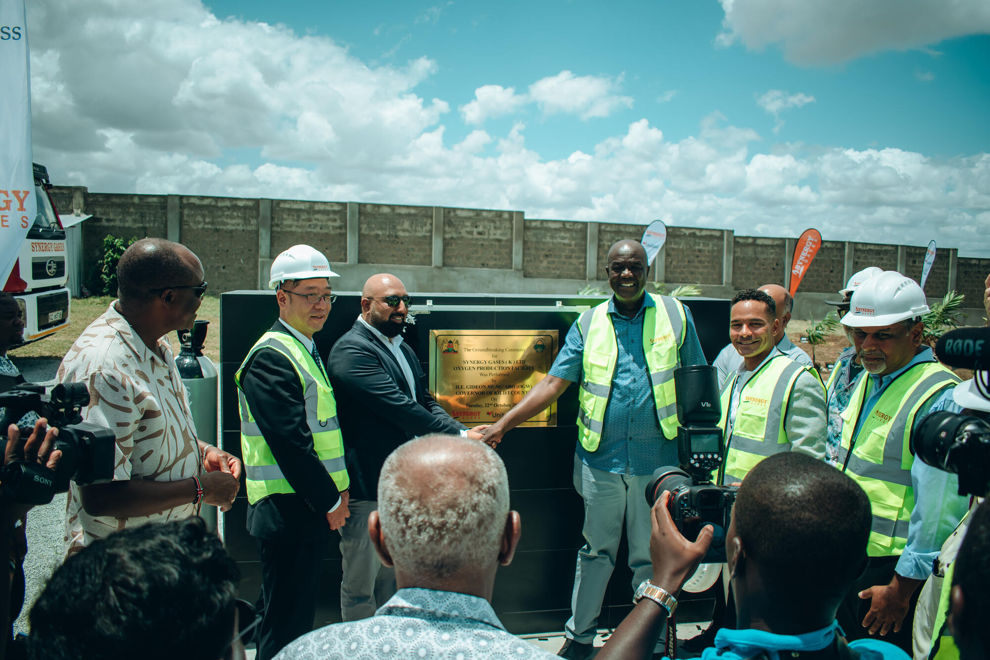 From left to right, Deputy Head of Mission, Embassy of Japan, Mr. Hiroshi Ogihara , Managing Director of Synergy Gases, Paras Pandya, Governor of Kifili County, Kenya, Gideon Mung’aro, and Unitaid Director of Programs Robert Matiru