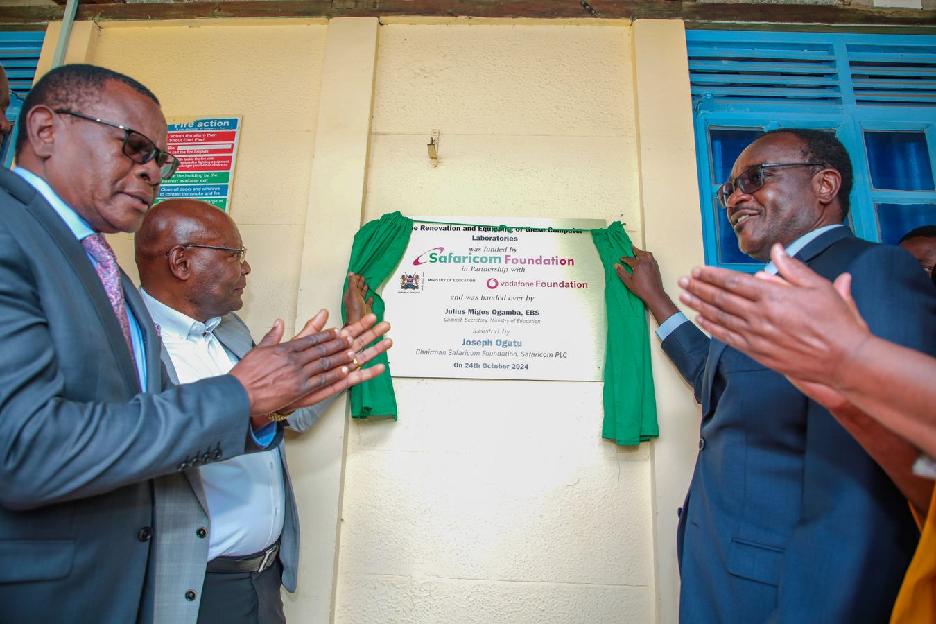 Julius Migos Ogamba, EBS, Cabinet Secretary, Ministry of Education (Right) and Joseph Ogutu, Chairman, Safaricom Foundation, (Left) officially launch a newly renovated ICT Lab at Machakos Teachers Training College during the launch of the Scaling Digital Skills programme .