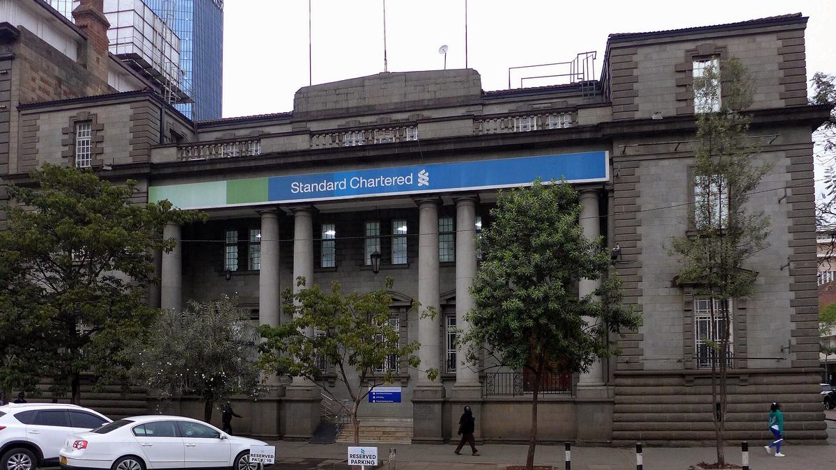 Standard Chartered bank branch building on Kenyatta Avenue, Nairobi