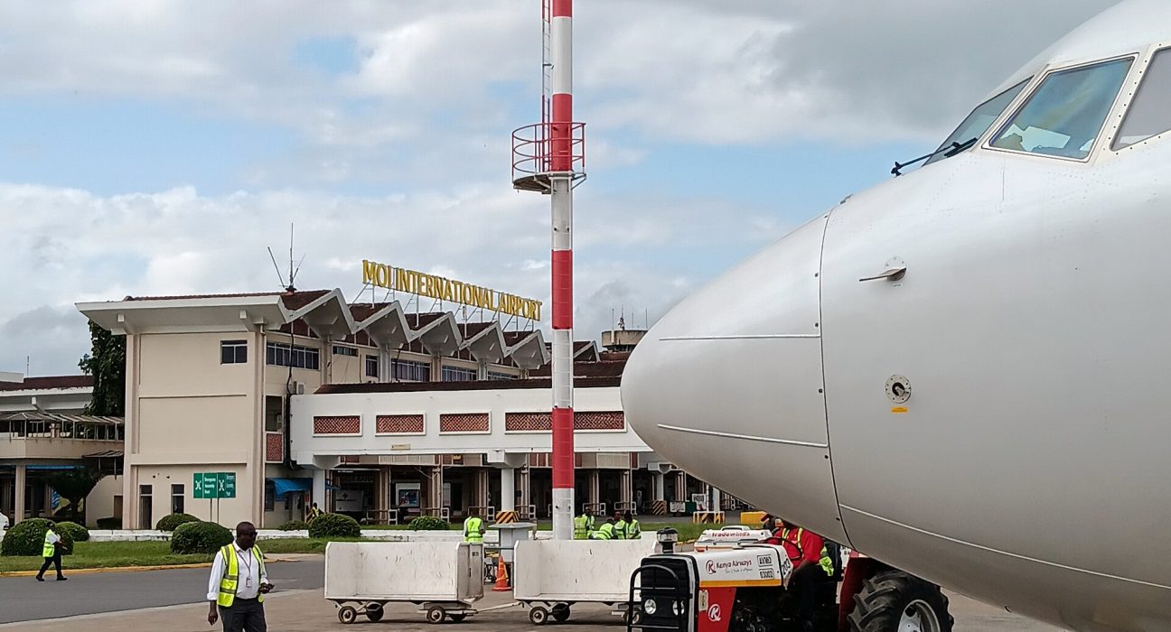 Kenya Airways Boeing 737 at Mombasa